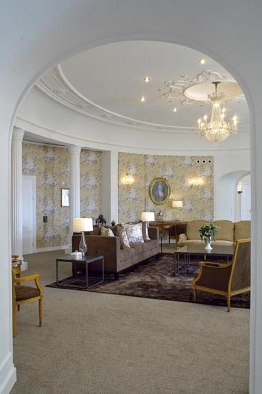 Schlosshotel Buehlerhoehe Schonbuch Exterior photo