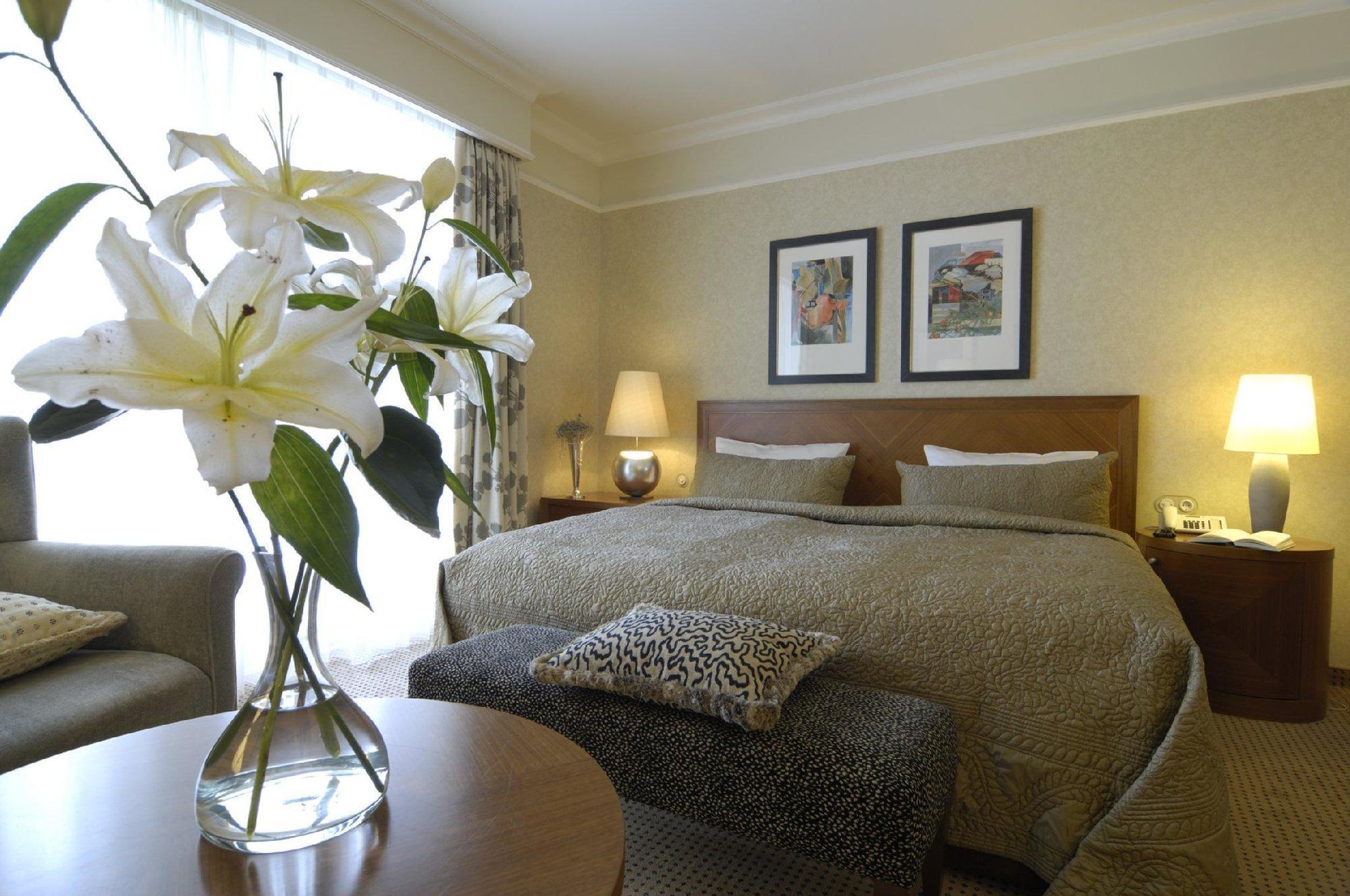 Schlosshotel Buehlerhoehe Schonbuch Room photo