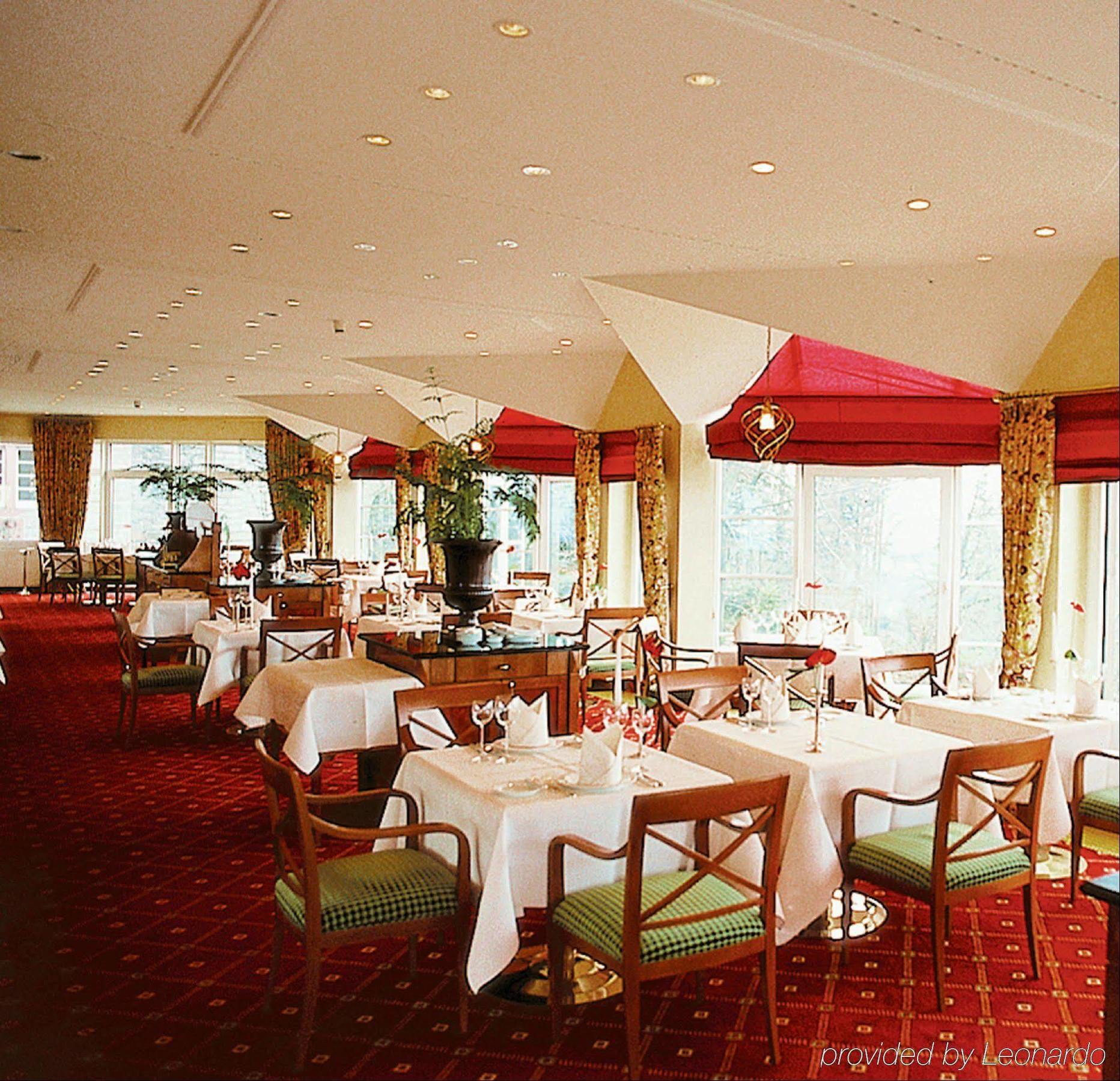 Schlosshotel Buehlerhoehe Schonbuch Restaurant photo